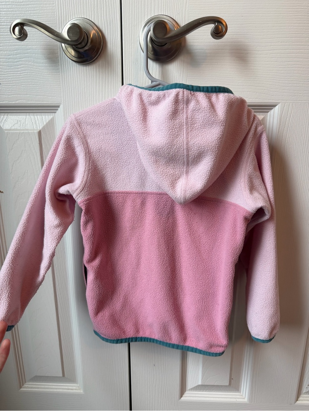 Patagonia Kids Two-Tone Pink Fleece Hoodie with Teal Trim - Picture 4 of 7